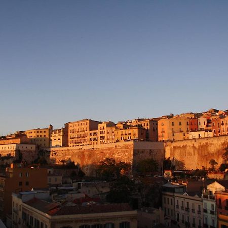 Vista Suites - Piazza Yenne Κάλιαρι Εξωτερικό φωτογραφία